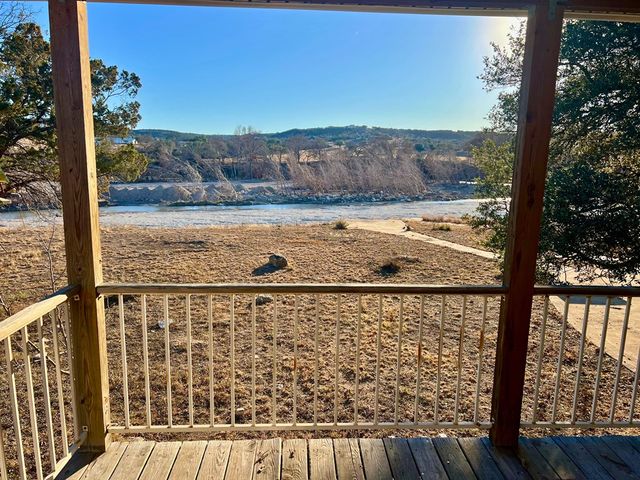 1879 S Arcadia Loop, Kerrville, TX 78028