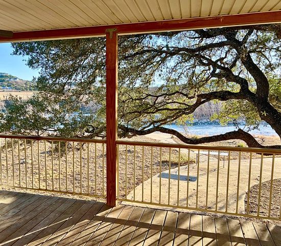 1879 S Arcadia Loop, Kerrville, TX 78028
