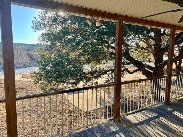 1879 S Arcadia Loop, Kerrville, TX 78028