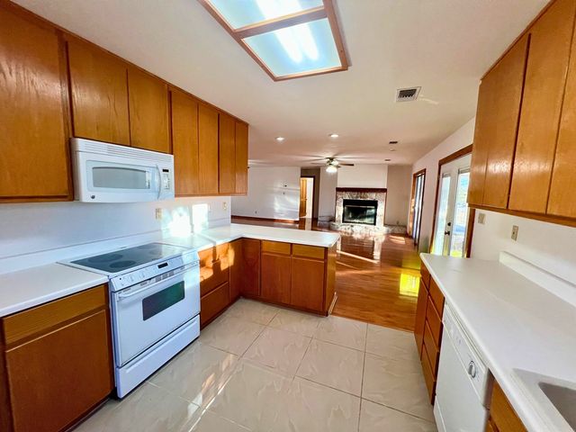 1879 S Arcadia Loop, Kerrville, TX 78028