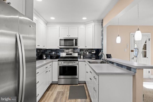 700 LINFIELD AVE, Delran, NJ 08075
