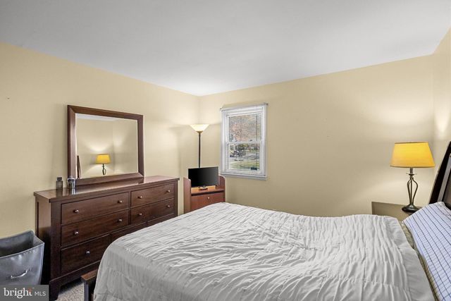 700 LINFIELD AVE, Delran, NJ 08075