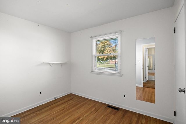 700 LINFIELD AVE, Delran, NJ 08075