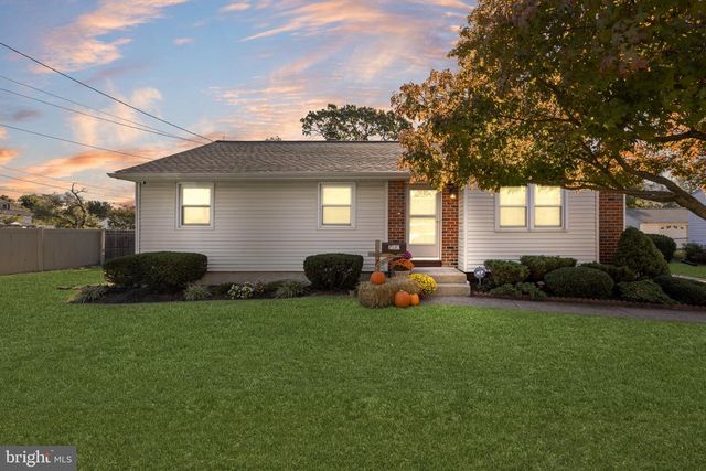 700 LINFIELD AVE, Delran, NJ 08075