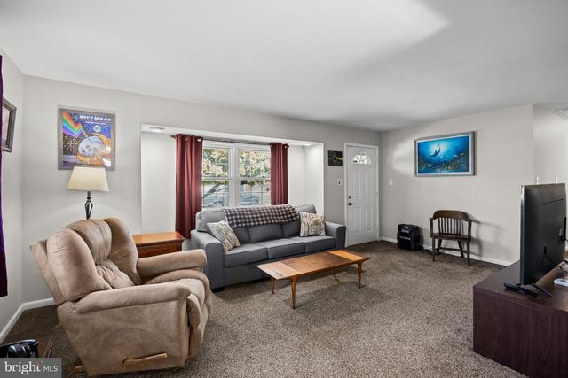 700 LINFIELD AVE, Delran, NJ 08075