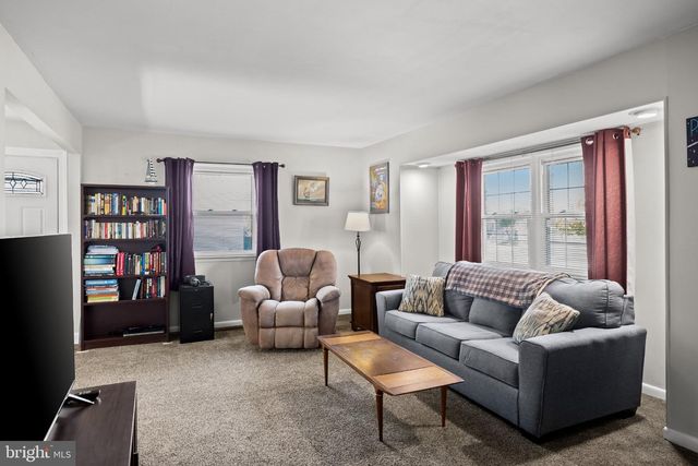 700 LINFIELD AVE, Delran, NJ 08075