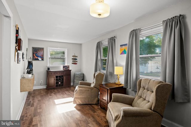 700 LINFIELD AVE, Delran, NJ 08075