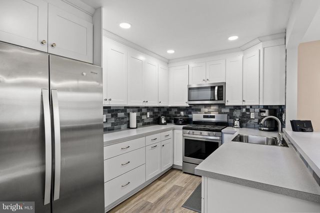 700 LINFIELD AVE, Delran, NJ 08075