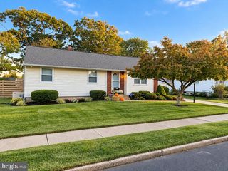 700 LINFIELD AVE, Delran, NJ 08075