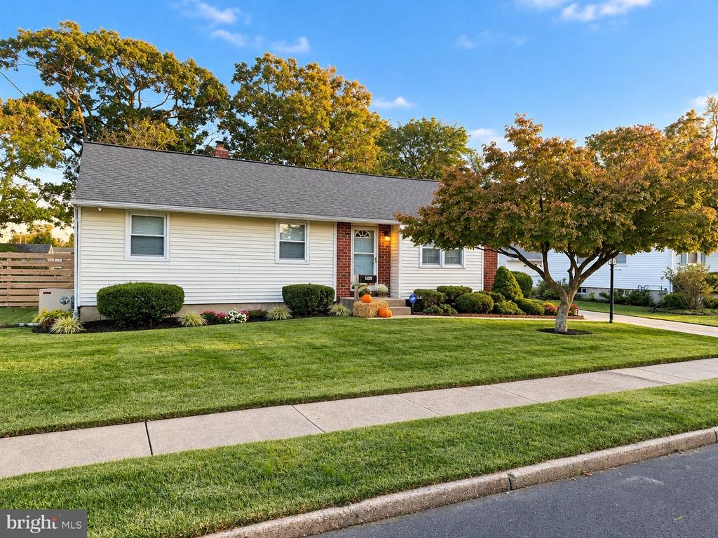 700 LINFIELD AVE, Delran, NJ 08075