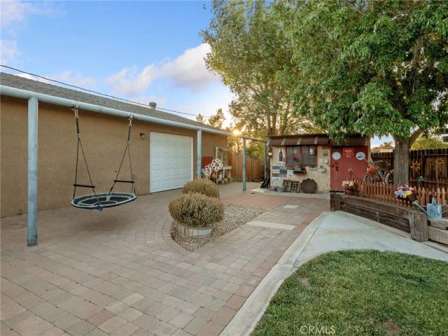 12835 Iroquois Road, Apple Valley, CA 92308