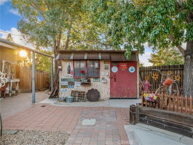 12835 Iroquois Road, Apple Valley, CA 92308