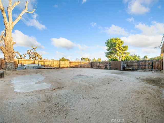 12835 Iroquois Road, Apple Valley, CA 92308