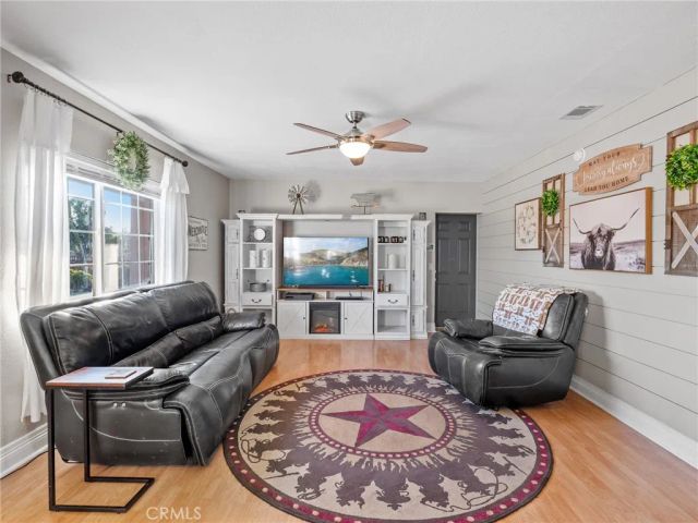 12835 Iroquois Road, Apple Valley, CA 92308