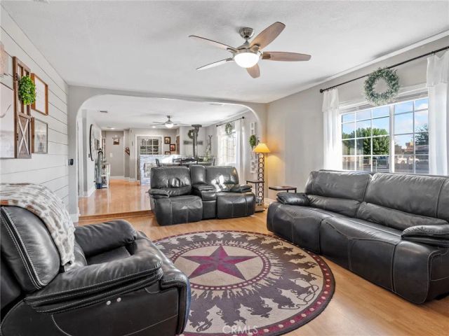 12835 Iroquois Road, Apple Valley, CA 92308