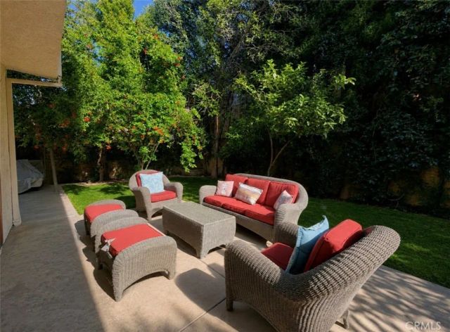 18210 Hatteras, Tarzana, CA 91356