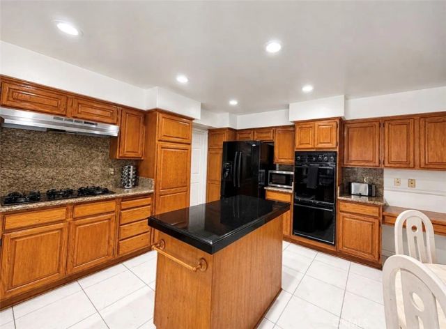 18210 Hatteras, Tarzana, CA 91356