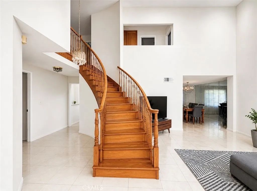 18210 Hatteras, Tarzana, CA 91356