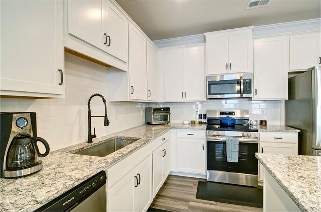 321 Skye Ln, Cartersville, GA 30121