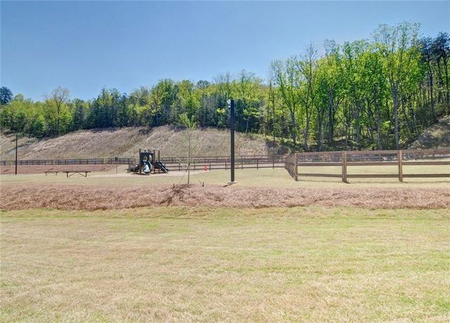 321 Skye Ln, Cartersville, GA 30121