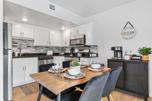 403 Veterans Blvd 2, Branson, MO 65616