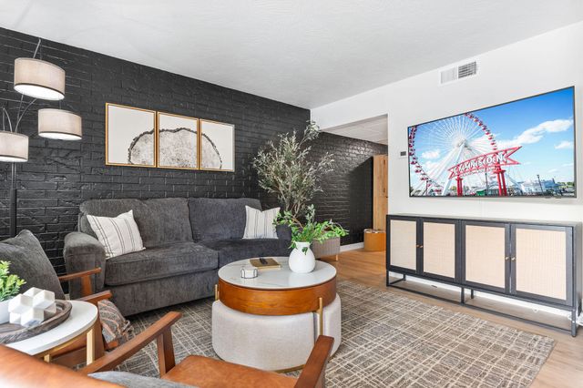 403 Veterans Blvd 2, Branson, MO 65616