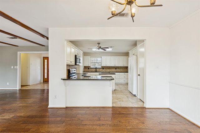 249 Hickory Drive, Huntsville, TX 77320