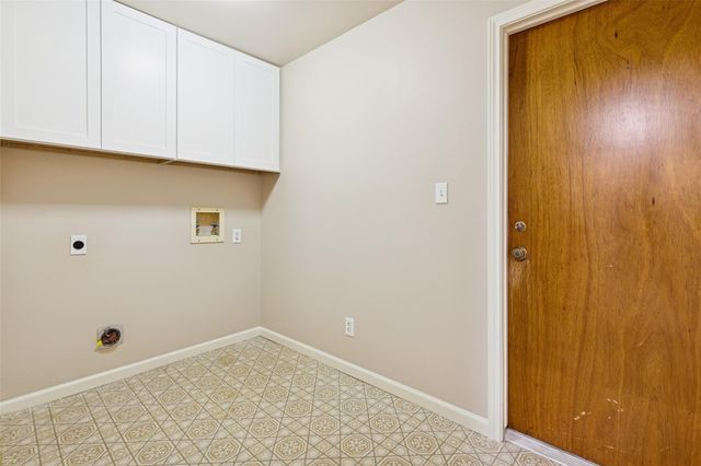 249 Hickory Drive, Huntsville, TX 77320