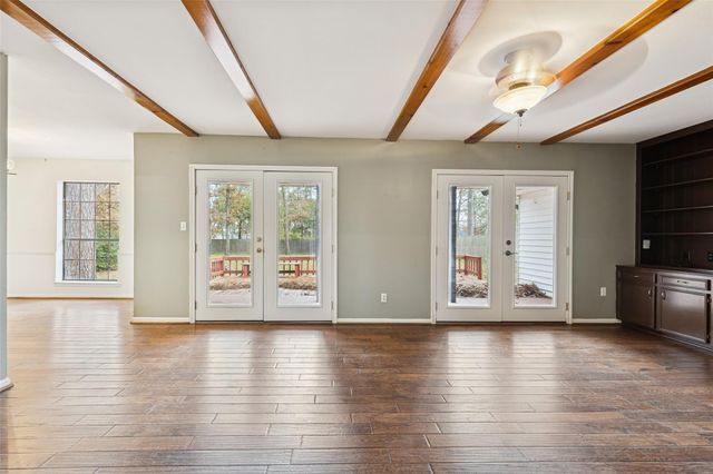 249 Hickory Drive, Huntsville, TX 77320