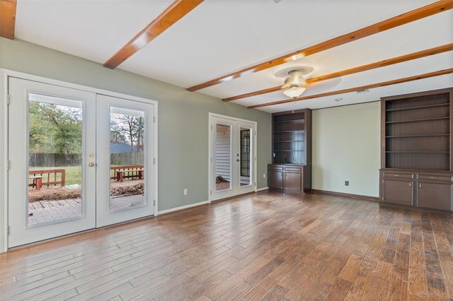 249 Hickory Drive, Huntsville, TX 77320