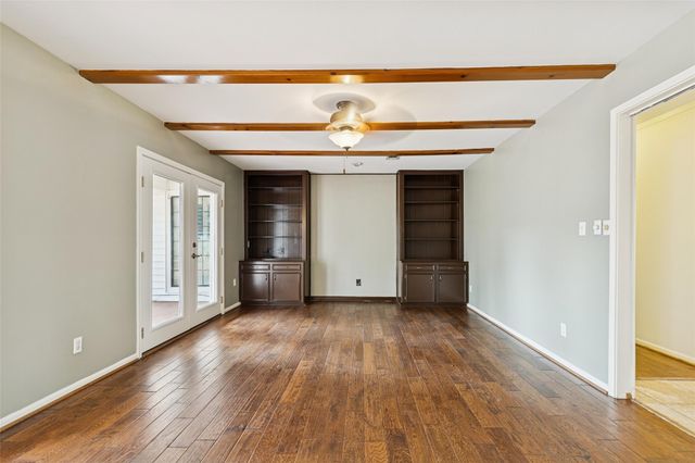 249 Hickory Drive, Huntsville, TX 77320