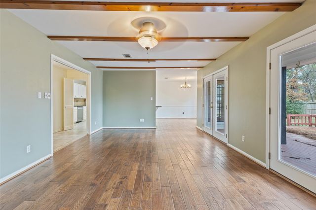 249 Hickory Drive, Huntsville, TX 77320