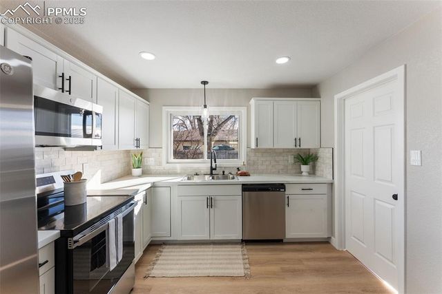 81 Everett Drive, Colorado Springs, CO 80911