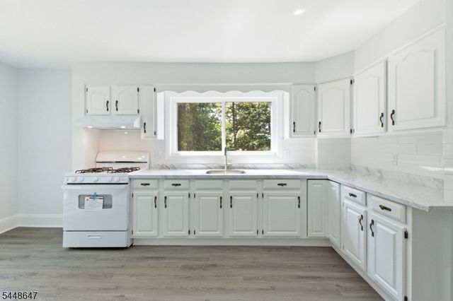 1104 N Washington Ave, Green Brook Twp., NJ 08812
