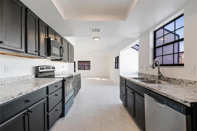 2020 HIDDEN DALE COURT, Kissimmee, FL 34741