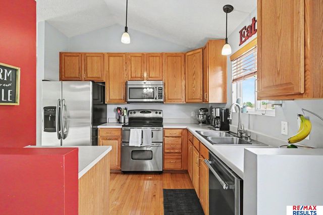 15818 Briar Street, Omaha, NE 68136
