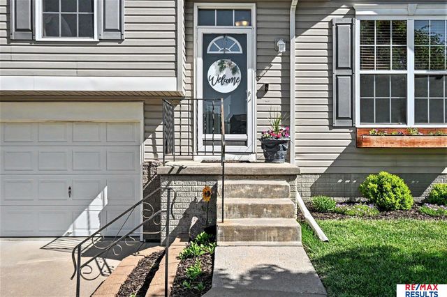 15818 Briar Street, Omaha, NE 68136
