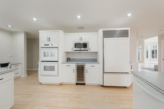 1051 S OAKWOOD ROAD, Oshkosh, WI 54904