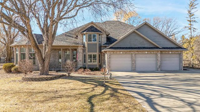 1051 S OAKWOOD ROAD, Oshkosh, WI 54904
