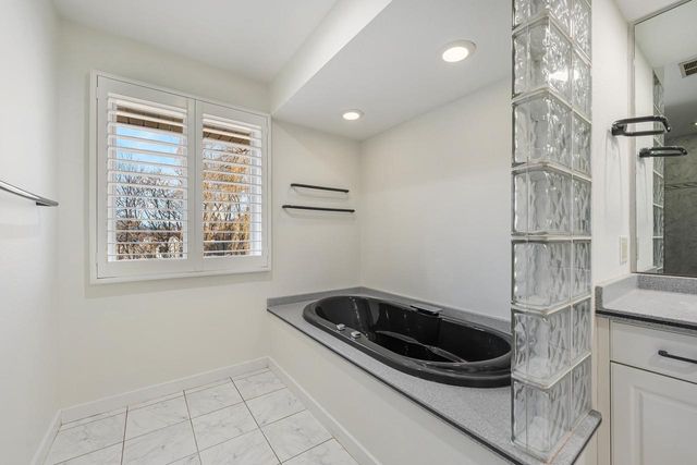 1051 S OAKWOOD ROAD, Oshkosh, WI 54904