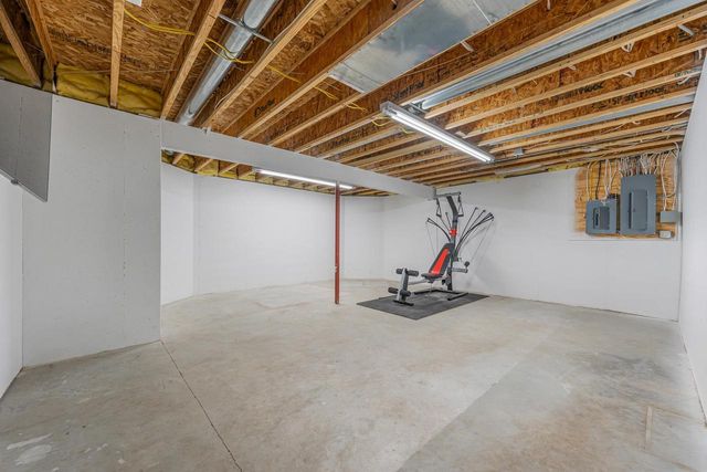 1051 S OAKWOOD ROAD, Oshkosh, WI 54904