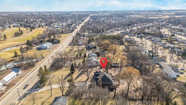 1051 S OAKWOOD ROAD, Oshkosh, WI 54904