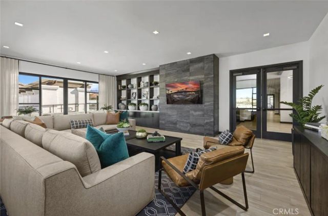 16573 Bottlebrush Lane 2, Fontana, CA 92336