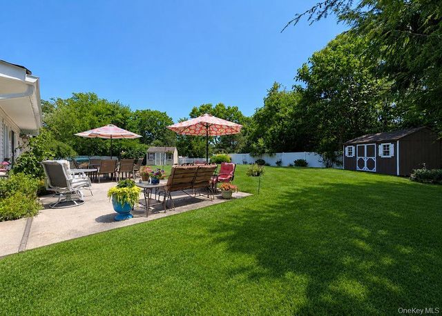 53 Orleans Green, Coram, NY 11727