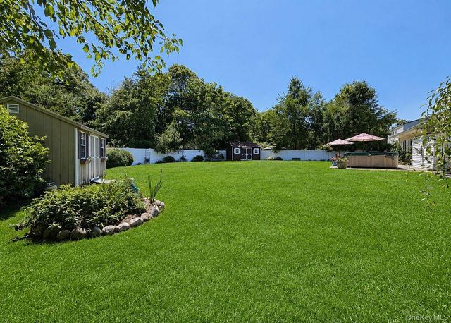 53 Orleans Green, Coram, NY 11727