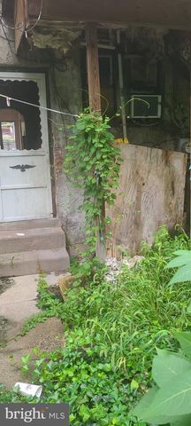 2136 W CLEARFIELD ST, Philadelphia, PA 19132