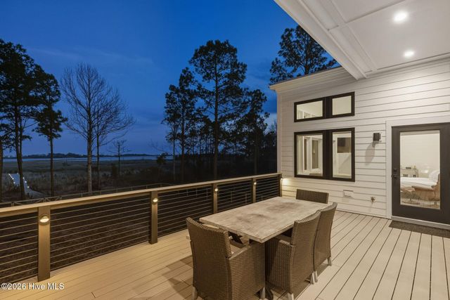 135 Heron Cove Road, Hampstead, NC 28443