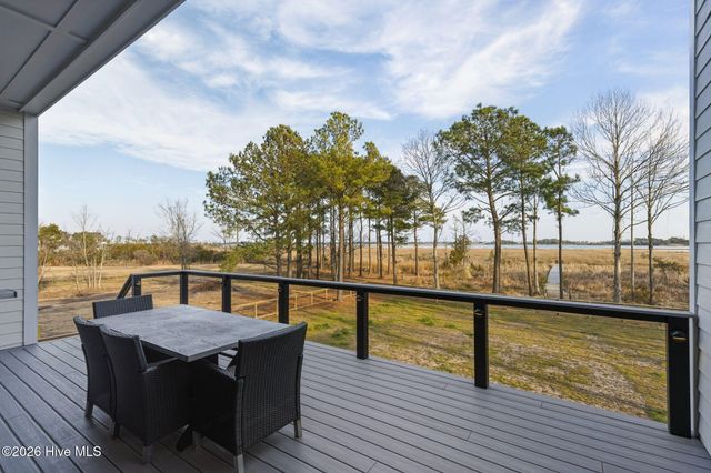 135 Heron Cove Road, Hampstead, NC 28443