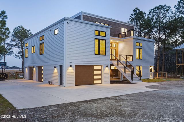 135 Heron Cove Road, Hampstead, NC 28443