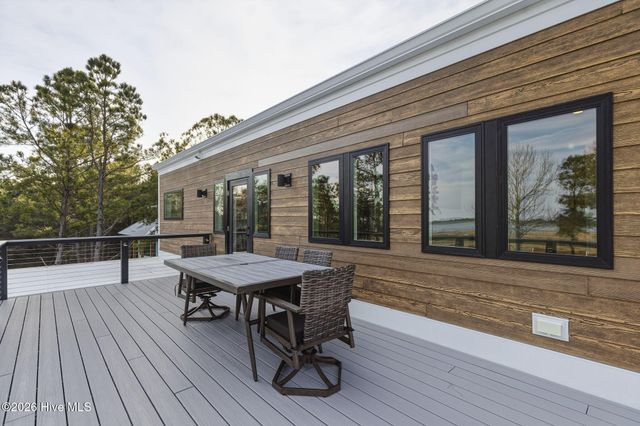 135 Heron Cove Road, Hampstead, NC 28443